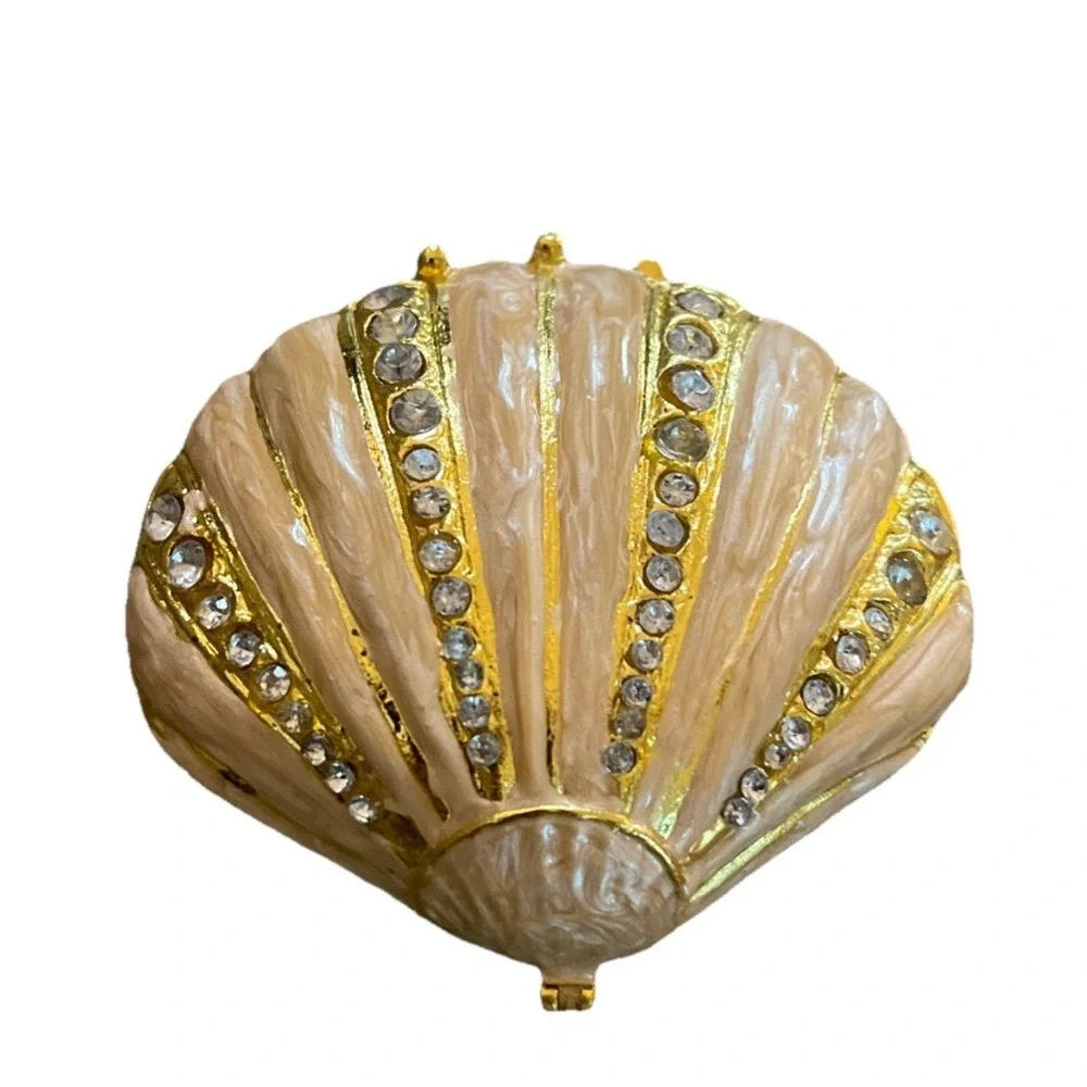 Clam‎ Shell  Rhinestone Trinket Box Crystals Painted Lacquer Magnetic Closure